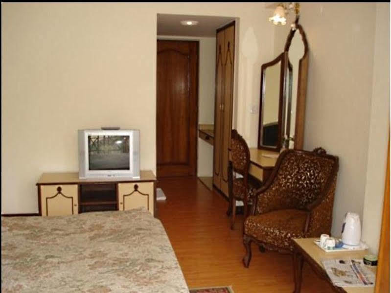 Zone Connect By The Park Mussoorie Otel Dış mekan fotoğraf
